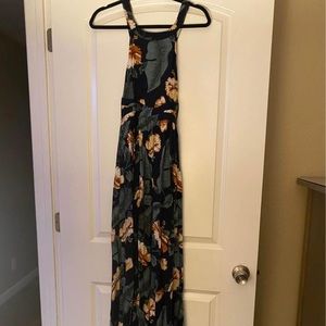 Lulu’s M Floral Maxi Dress